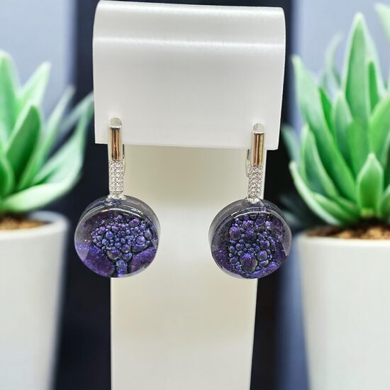 Auskari "Violetais kosmoss"