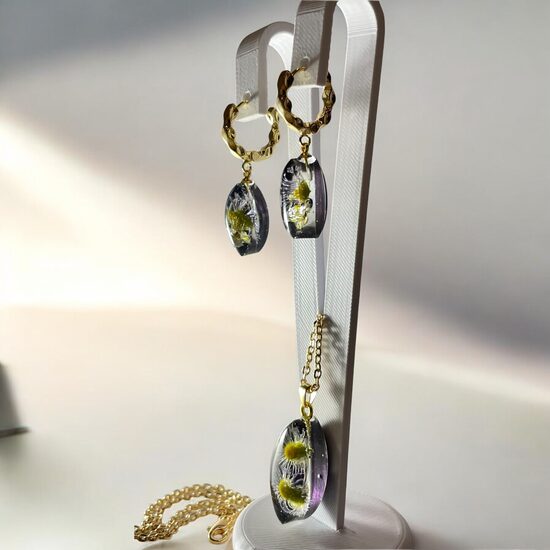 Rotu komplekts tumšā perlamutra krāsā ar ziedu