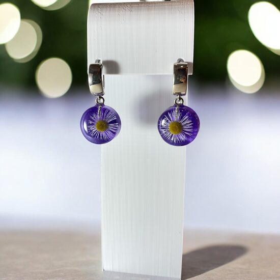 Violeti auskari ar ziediem