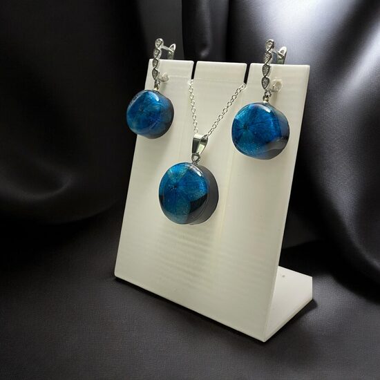 Rotu komplekts ar zilo hortenziju