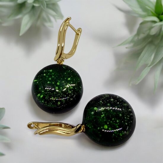 Auskari "Dziļi zaļais kosmoss"