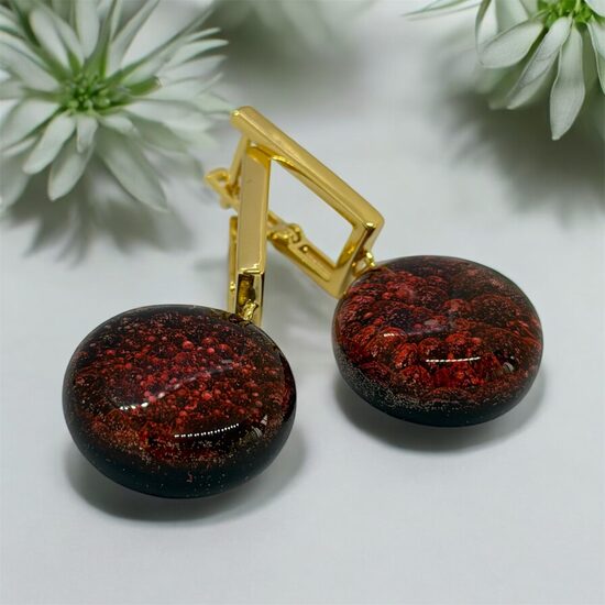 Auskari "Dziļi sārtais kosmoss"